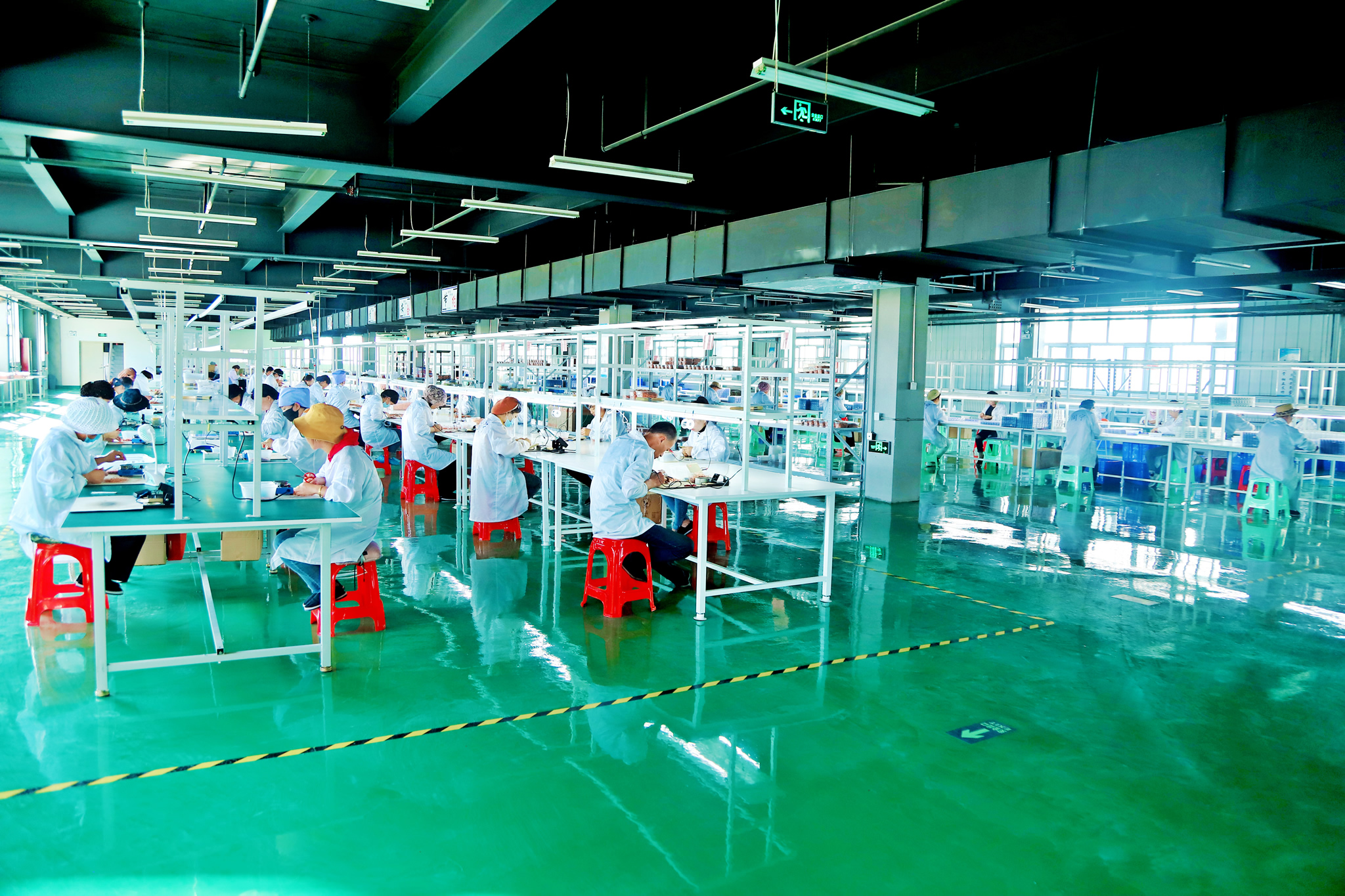 卡立方集團(tuán)寧夏公司智能卡工廠視覺檢測技術(shù)讓不合格品無處遁形