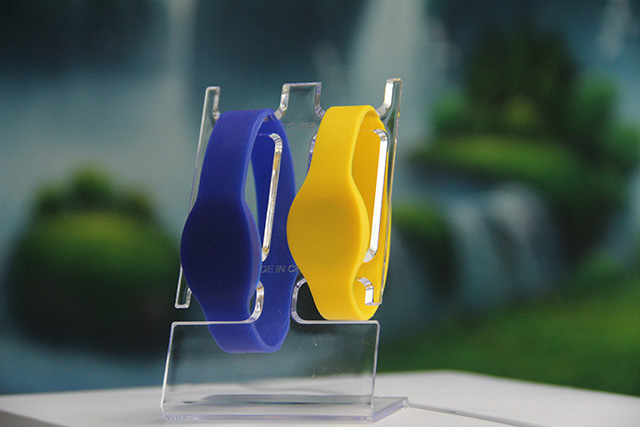 3D會(huì)員卡引領(lǐng)零售業(yè)新?tīng)I(yíng)銷時(shí)代--卡立方智能卡 3D會(huì)員卡引領(lǐng)零售業(yè)新?tīng)I(yíng)銷時(shí)代--卡立方智能卡