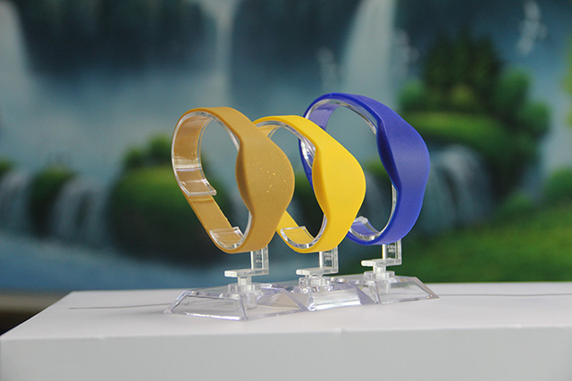 商場(chǎng)儲(chǔ)值卡－廠家直銷－專業(yè)生產(chǎn)各種商場(chǎng)儲(chǔ)值卡