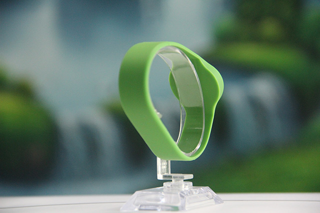 ic腕帶保鮮蓋安全環(huán)保，拒絕浪費使用