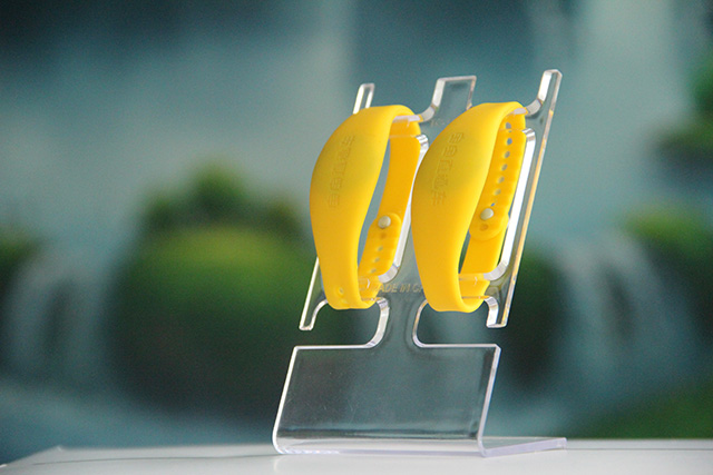 有關(guān)織嘜腕帶RFID天線的近場和遠場天線