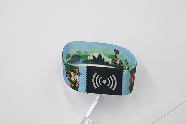 會員卡的印刷主要分為膠印和絲印，每種印刷方式不同