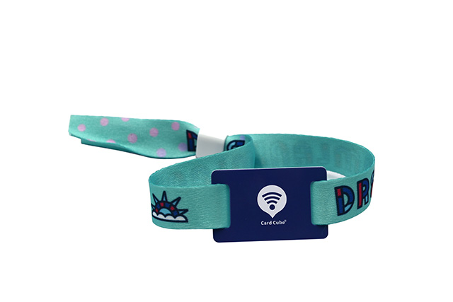 三亞“旅游一卡通”的發(fā)行 吃住行游購(gòu)?qiáng)室豢ㄍㄓ? alt=