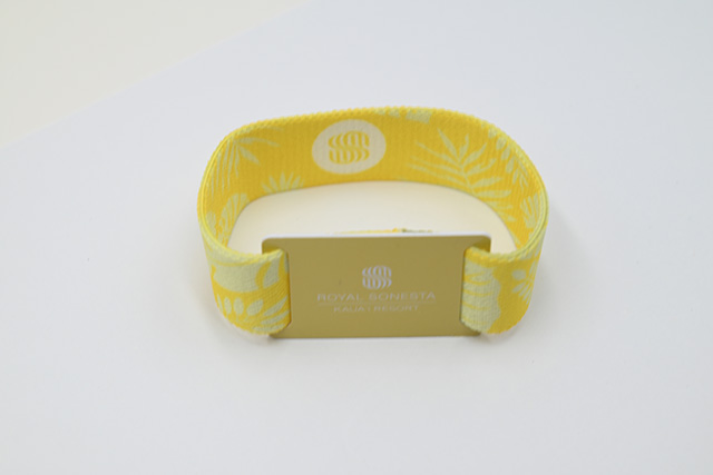 凸碼的大小可以是燙金或燙銀，注意凸碼不能垂直排列