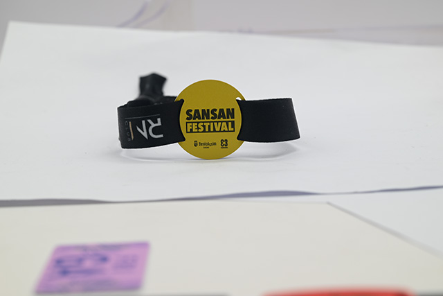 制作異形卡的價(jià)格為什么比普通卡貴呢？