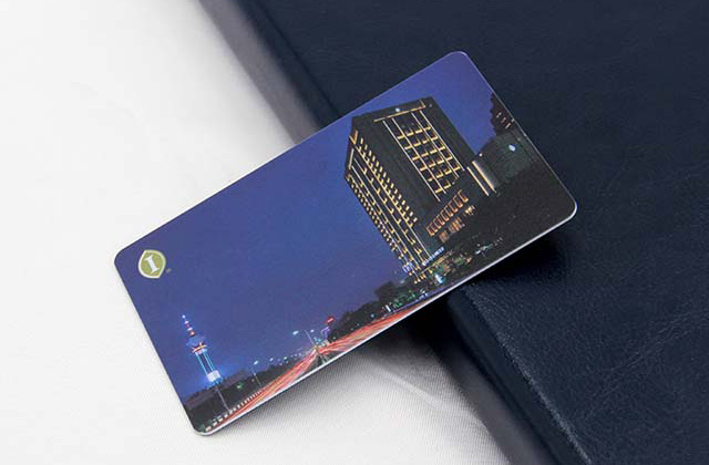 讓顧客辦理會員卡的目的，是吸引新顧客