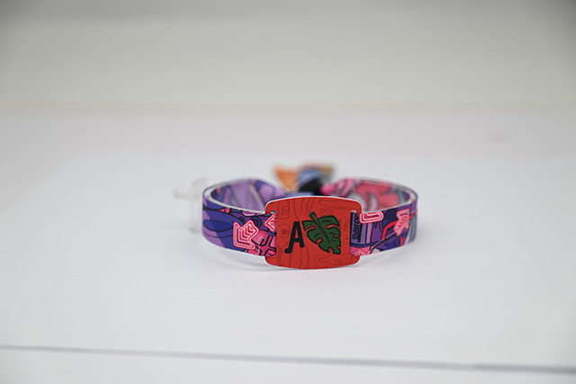 餐飲店會(huì)員儲(chǔ)值卡怎么設(shè)計(jì)，鑰匙扣卡背面文字怎么寫？